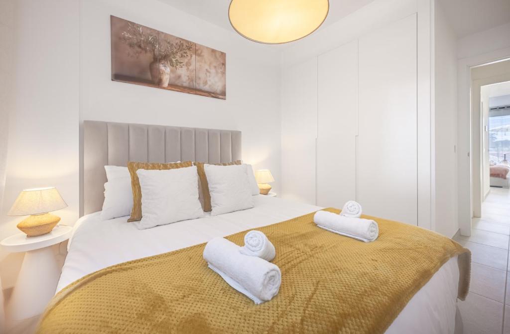 Modern Golf Oasis Mijas Pool, Terrace & Parking - 2