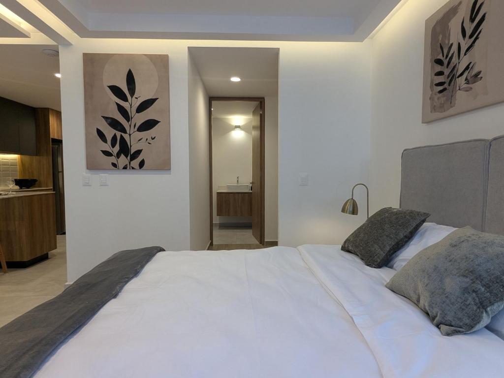 Central Apartment with Rooftop Pool near Chapultepec - 4