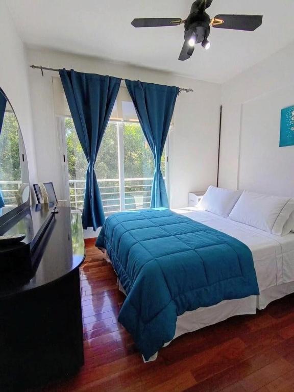 Casa Luz 3-Room Apartment with a Balcony in Almagro for 4 - 5