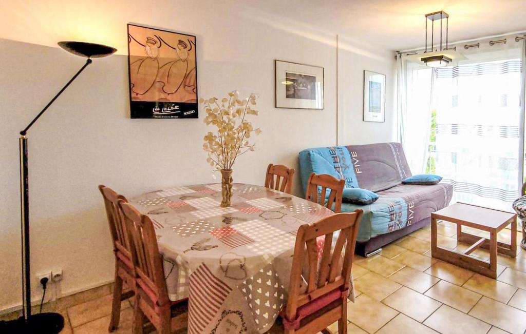 Amazing Apartment In Le Grau Du Roi With Wifi - 4
