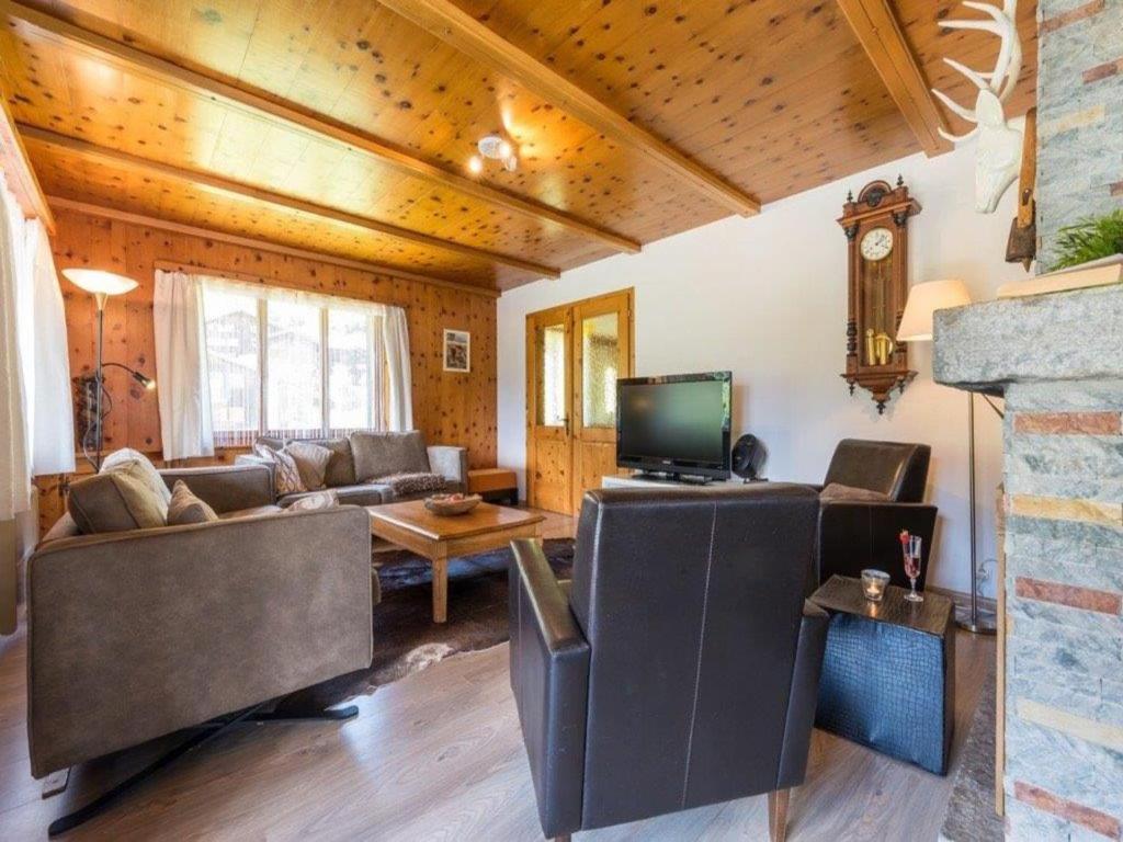 Elegant Fieschertal Alpine Chalet for 8 - 4