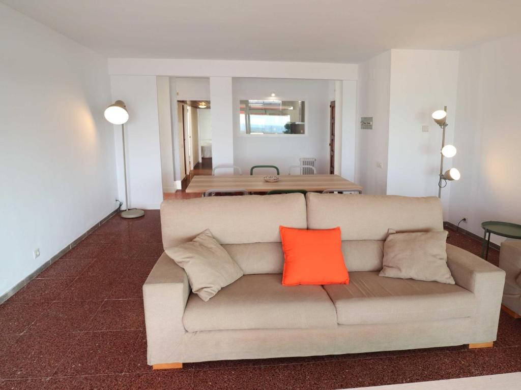 Amplio apartamento de 4 habitaciones en primera línea para 6 personas en Sant Feliu de Guíxols, con Wi-Fi - ES-298-50 - 2