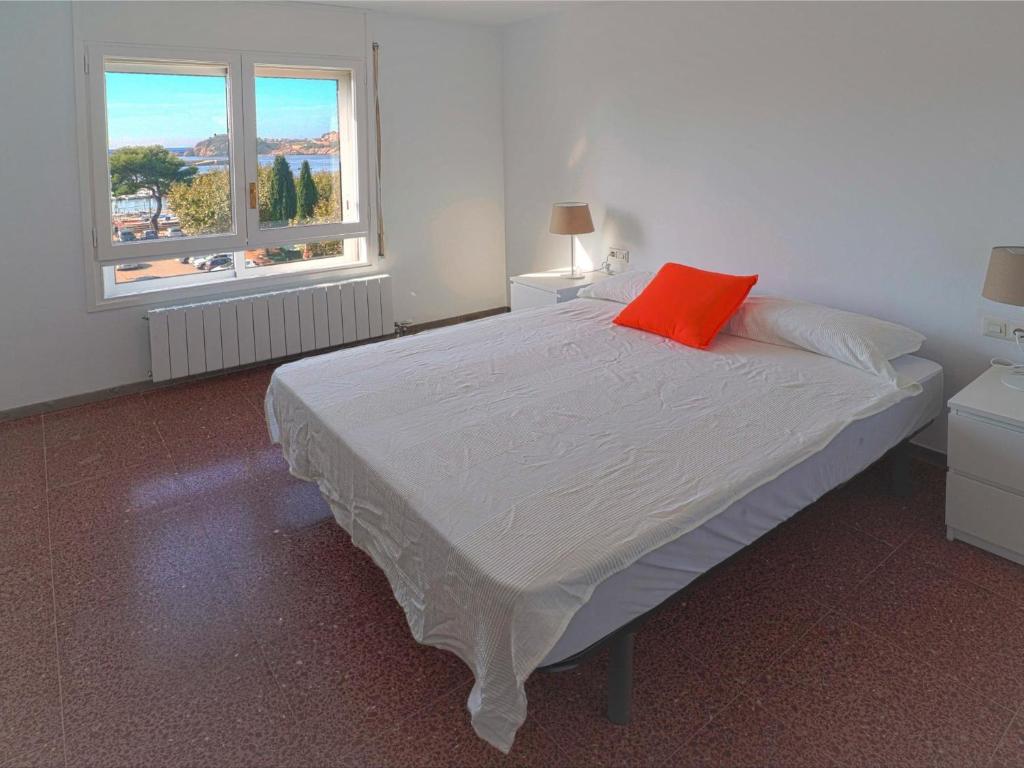 Amplio apartamento de 4 habitaciones en primera línea para 6 personas en Sant Feliu de Guíxols, con Wi-Fi - ES-298-50 - 5
