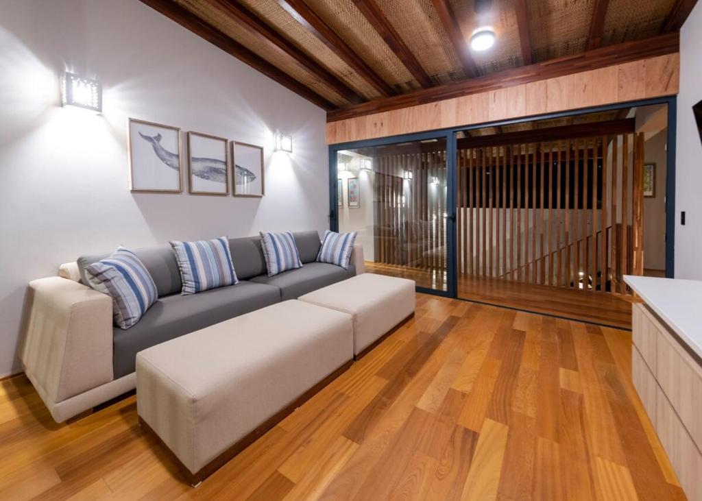 Punta Sal Luxury Beachfront Villa Palo Santo House - 2