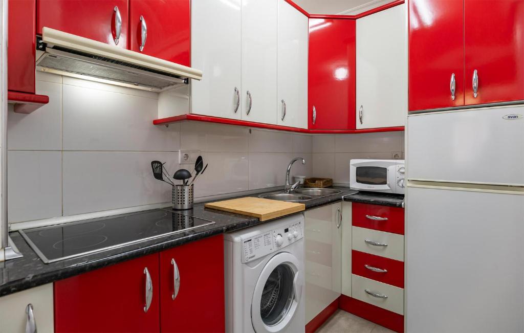 2 Bedroom Beautiful Apartment In Almeria - 5