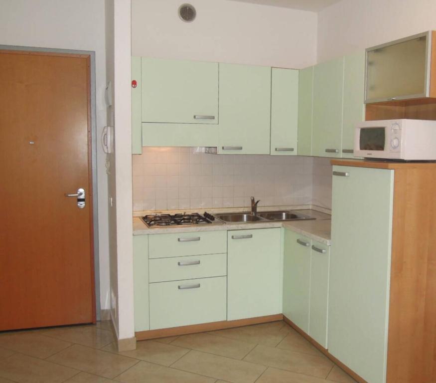 Bright flat near the beach-Beahost - 2