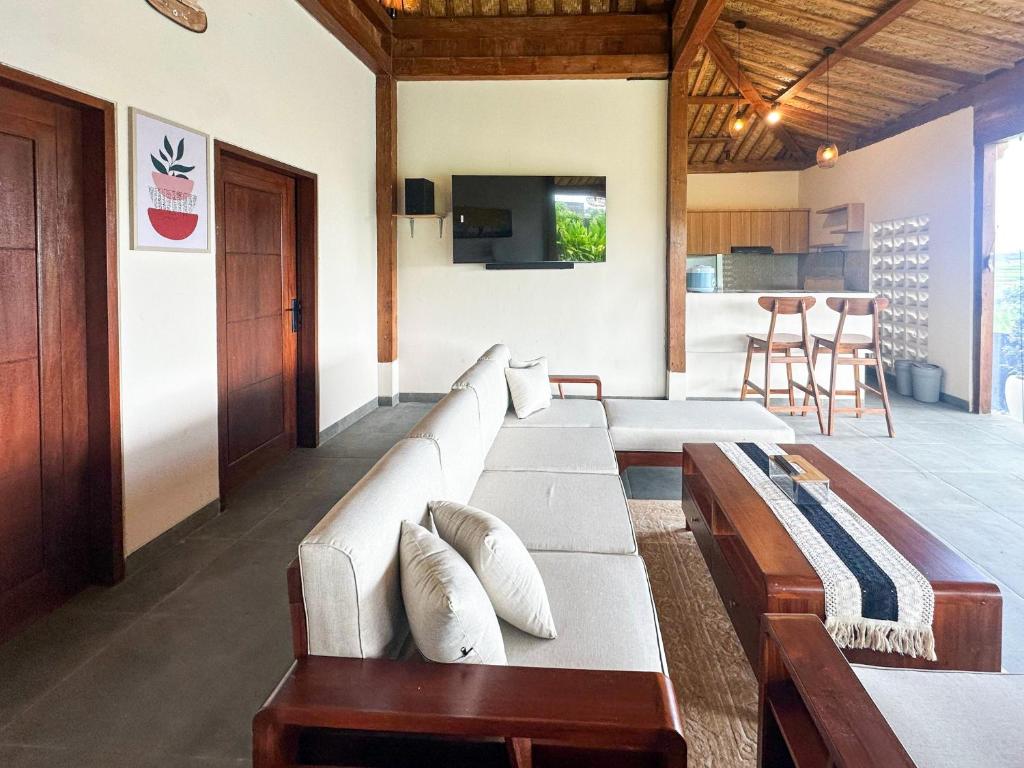 ザ ラバナ ヴィラ ピトス オブ ルミナ (The Lavana Villa Pitos of Lumina)