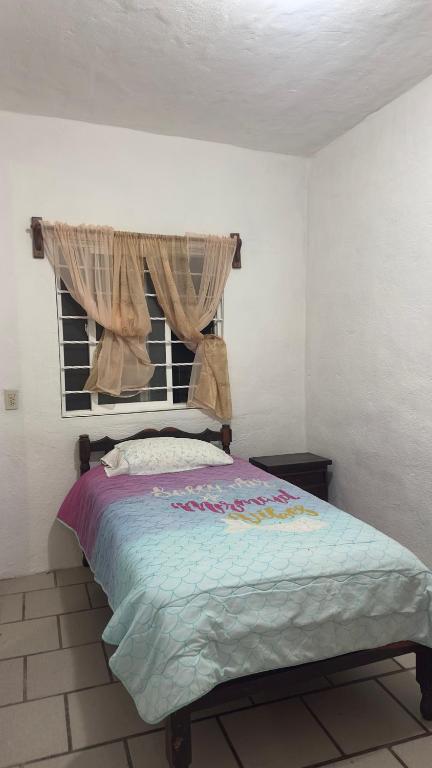 bonita habitacion en zona romantica - 2