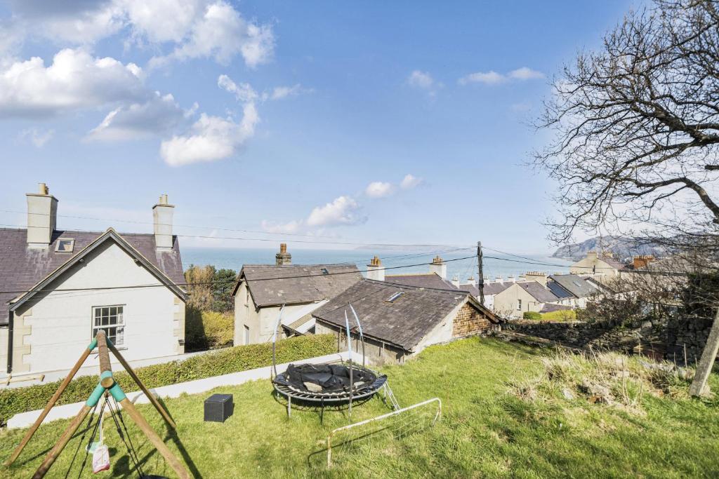Sea View Escape, Penmaenmawr - pet-friendly stay