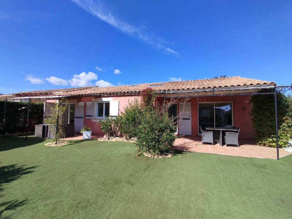 Villa Ocre, proche golf, piscine, vélo et confort - 1