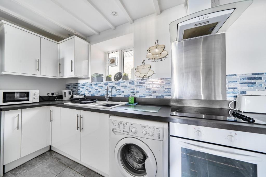 Stunning Sea View Blue Haven in Penmaenmawr photo 6