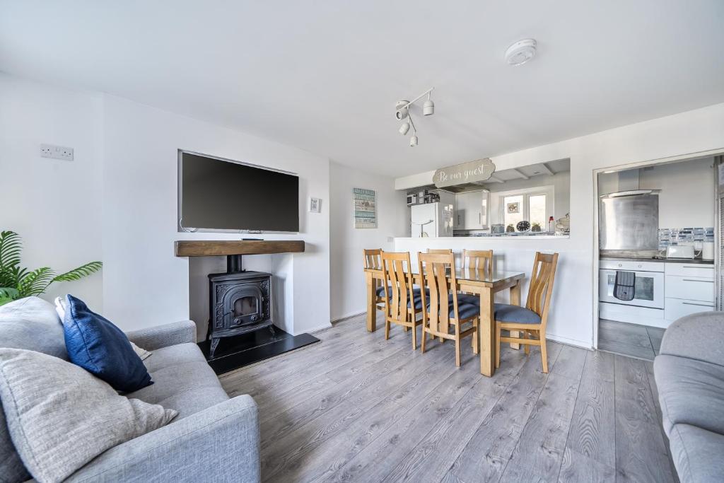 Stunning Sea View Blue Haven in Penmaenmawr photo 3