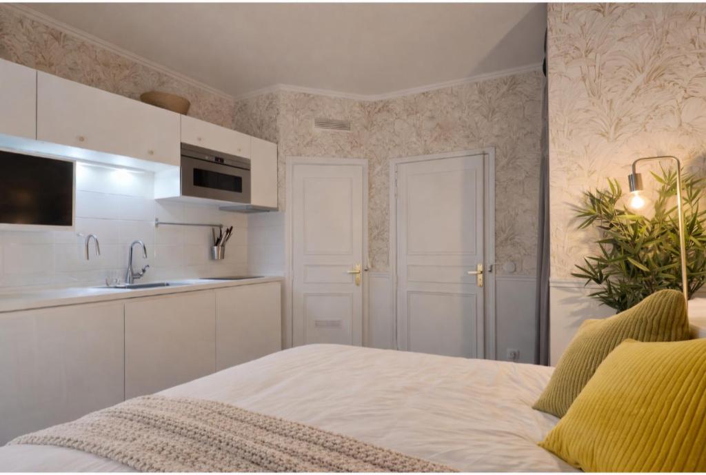 Clara Lovely studio in the Heart of Marais - 2