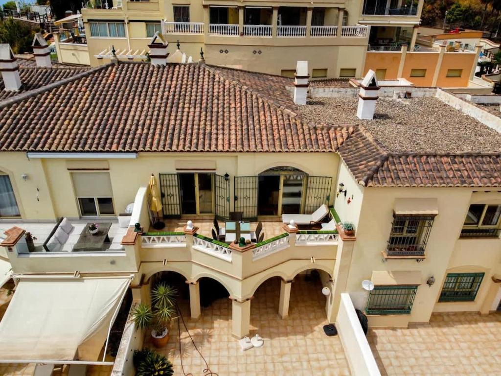 3 bedroom apartment with sea view - 2