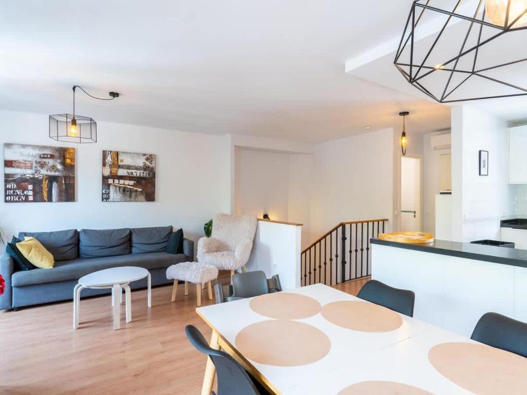 3 Bedrooms in TownHouse near Burriana Beach - 2