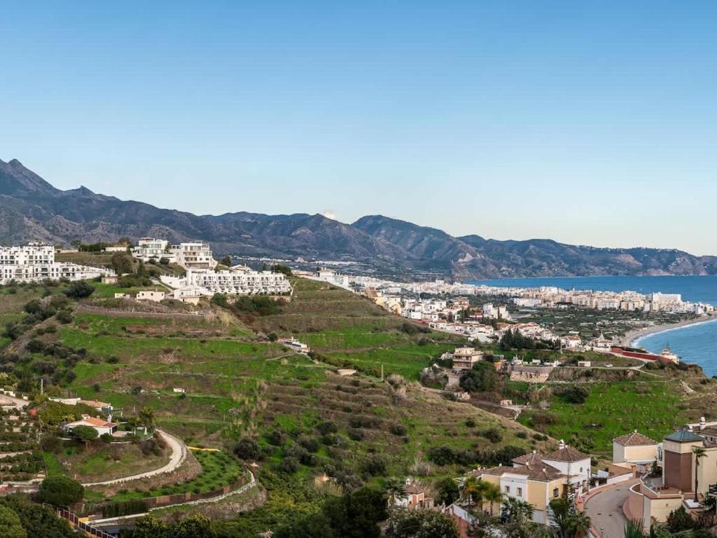 Rhythm of Andalusia 2 Bed Apartment with Sea View - 4