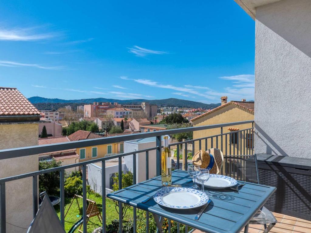 Studio rénové centre Lavandou avec terrasse - FR-1-816-10 - 4