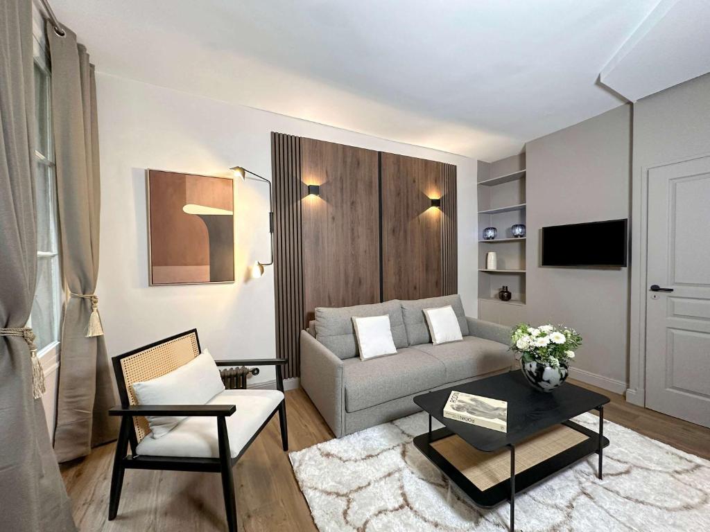 Louvre - Premium apartment near the Marais for 4 - 1
