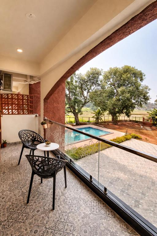 RichEve Country View Hotel