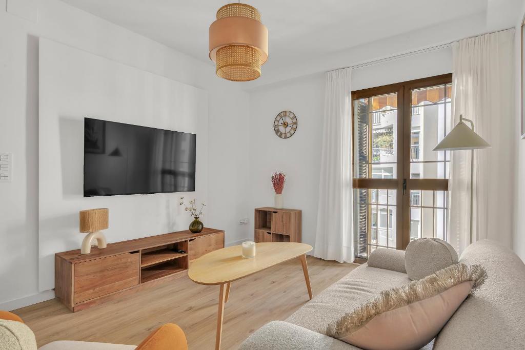 Alonso Relax with Garage By ELE Apartments - 2
