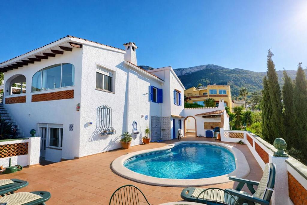 Villa María en Dénia Piscina privada terraza y barbacoa by Family Homes - 1
