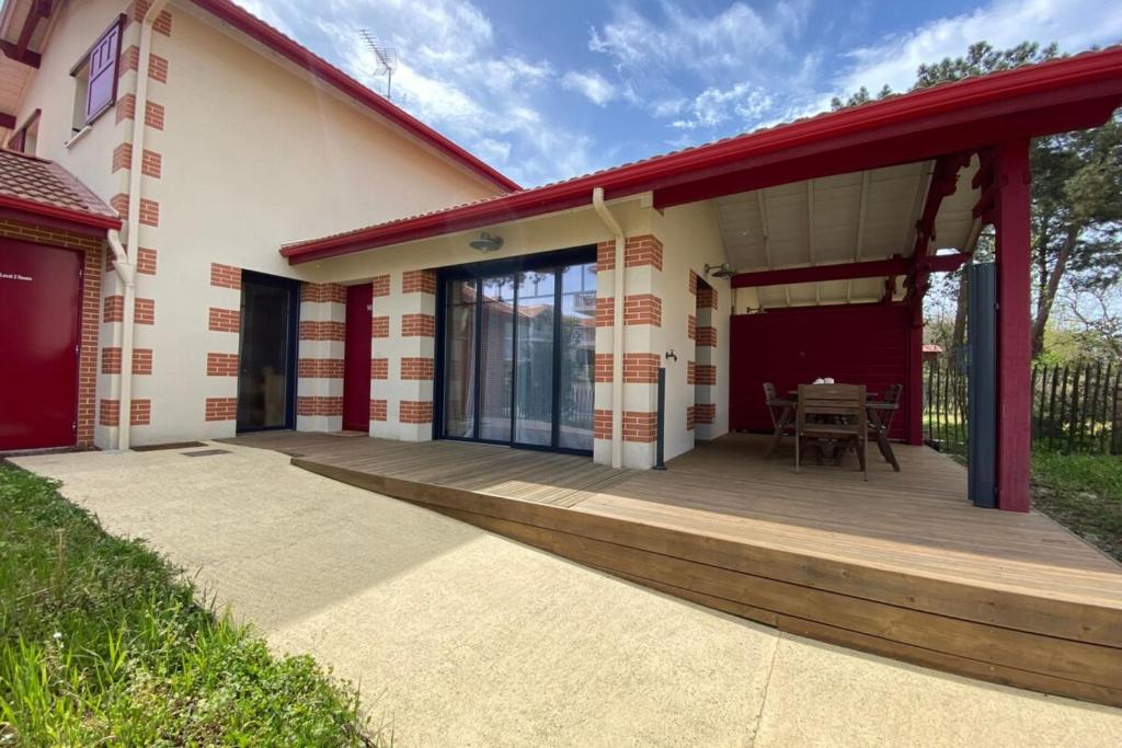 Air-conditioned house in the Arcachon style with swimming pool - 4