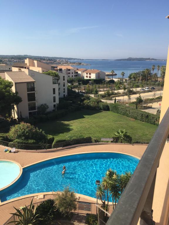 TOUT A PIED Dernier étage Vue imprenable EST-SUD OUEST mer -plage 100m-box - 3