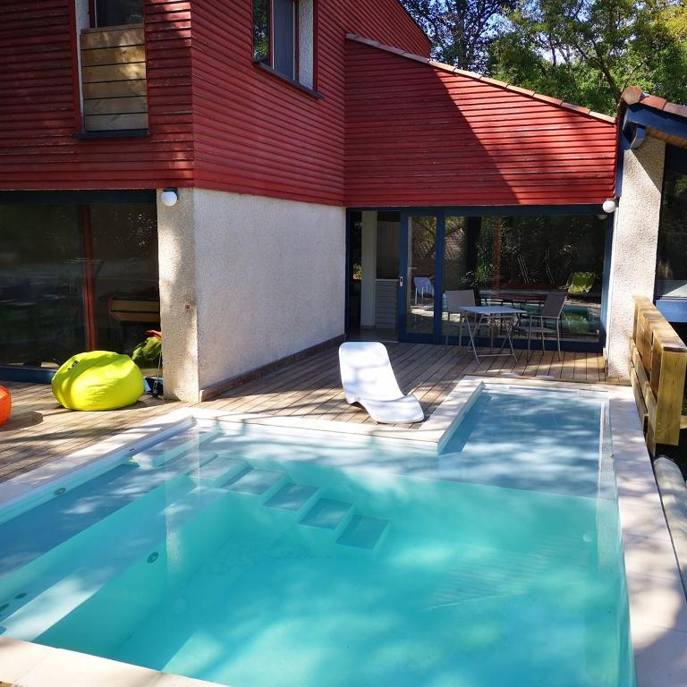 Belle maison spacieuse avec piscine et spa proche des plages - 3