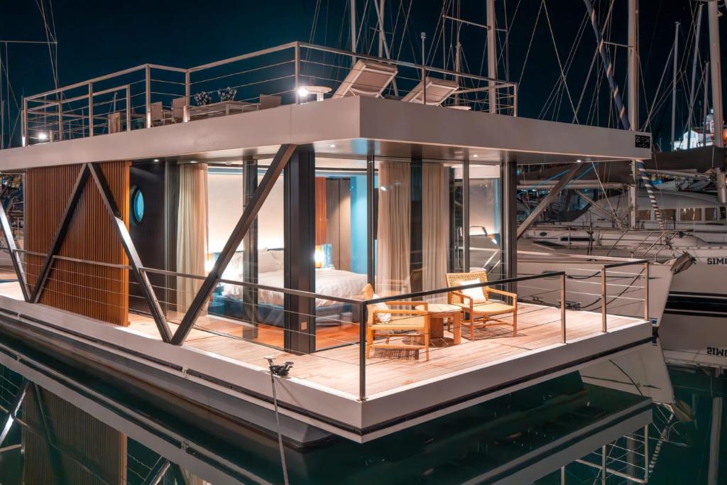 Marina Suite - 1