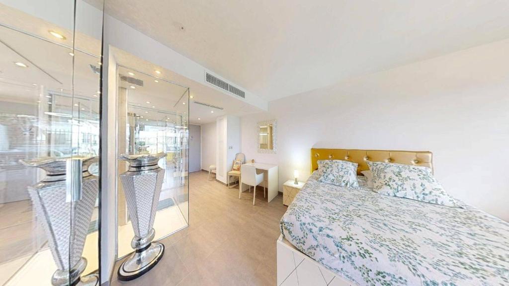 NAUTILIA 101 By AGN - Luxe avec Jacuzzi - 2 personnes "réservé aux couples" - 4