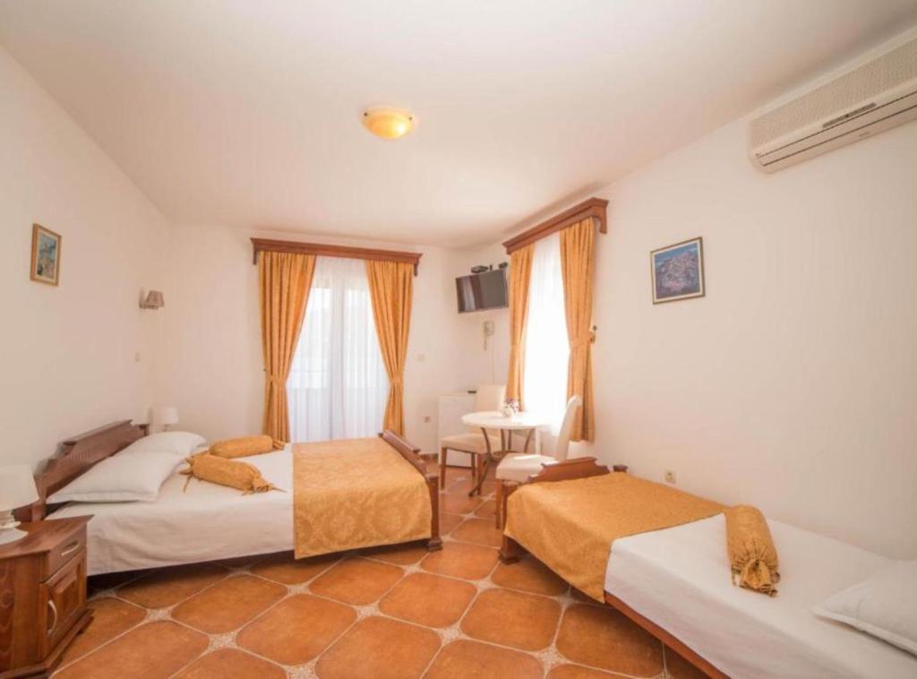 Fiammanti Hotel Montenegro - 5