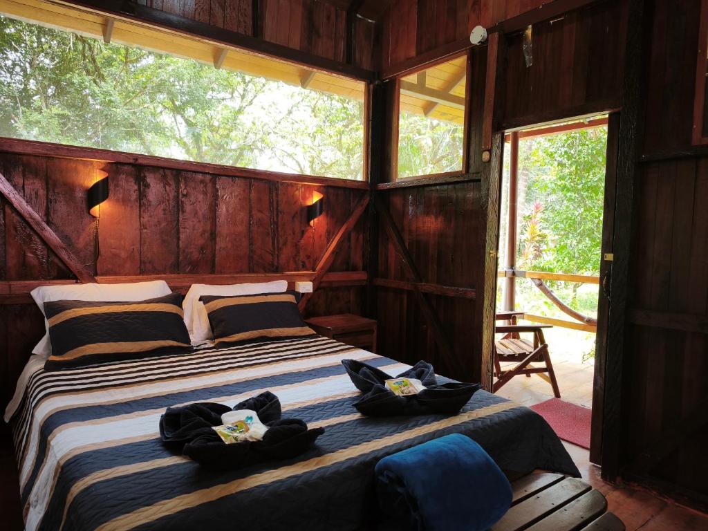 Mariana Miller Lodge - 1