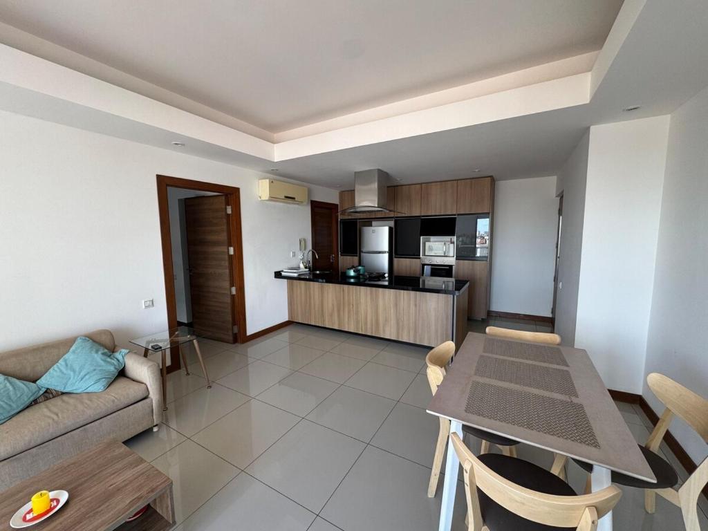 Spacious apartment with a beautiful view and fast WiFi - 2