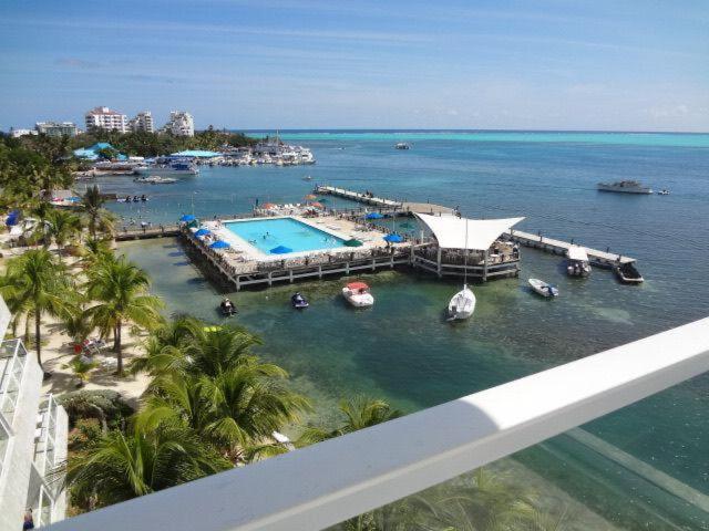 Apartamentos en Torres del Sun Rise en la Isla de San Andres Colombia - 2