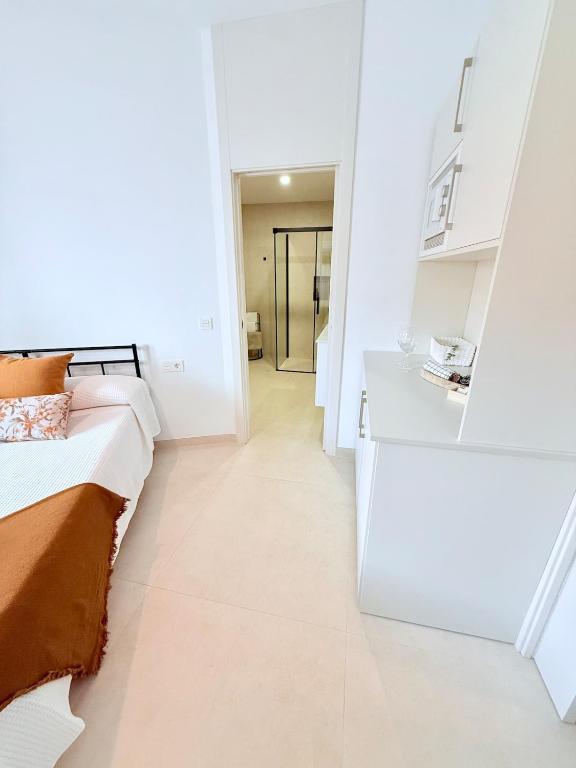 Modern Ensuite Room in Instant House Central Nerja - 5
