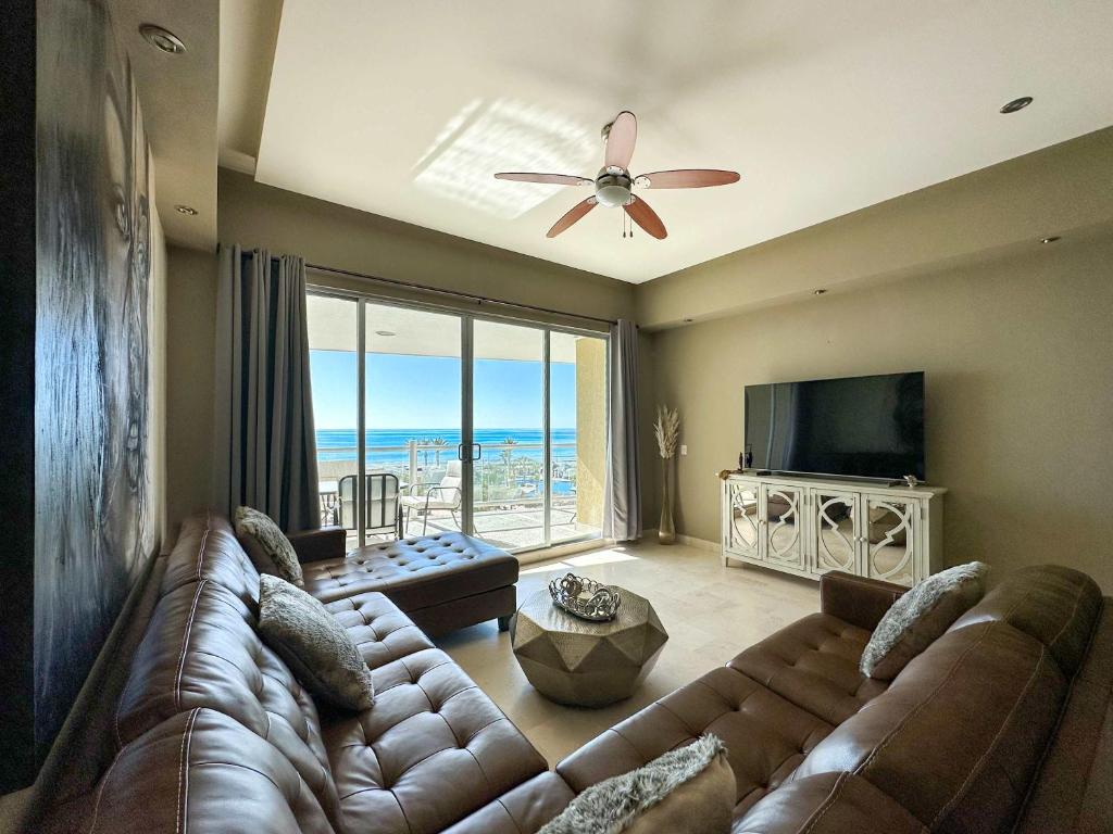 Beachfront Condo with Stunning Views Tranquil Stay - 2