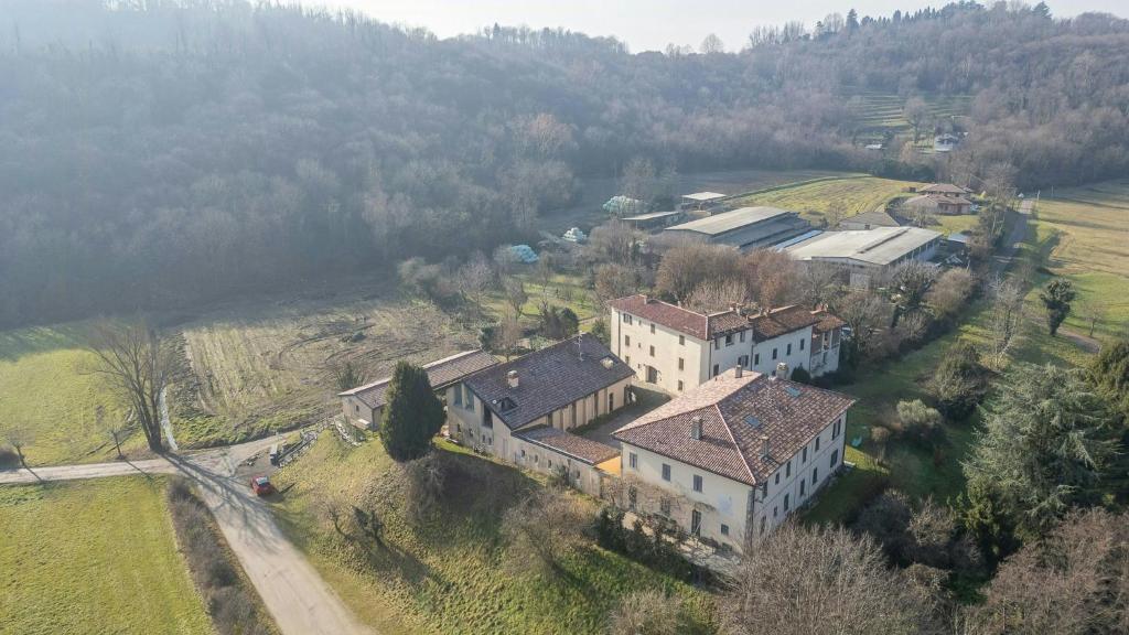 Farmhouse On Working Farm Near Lake Como - 2