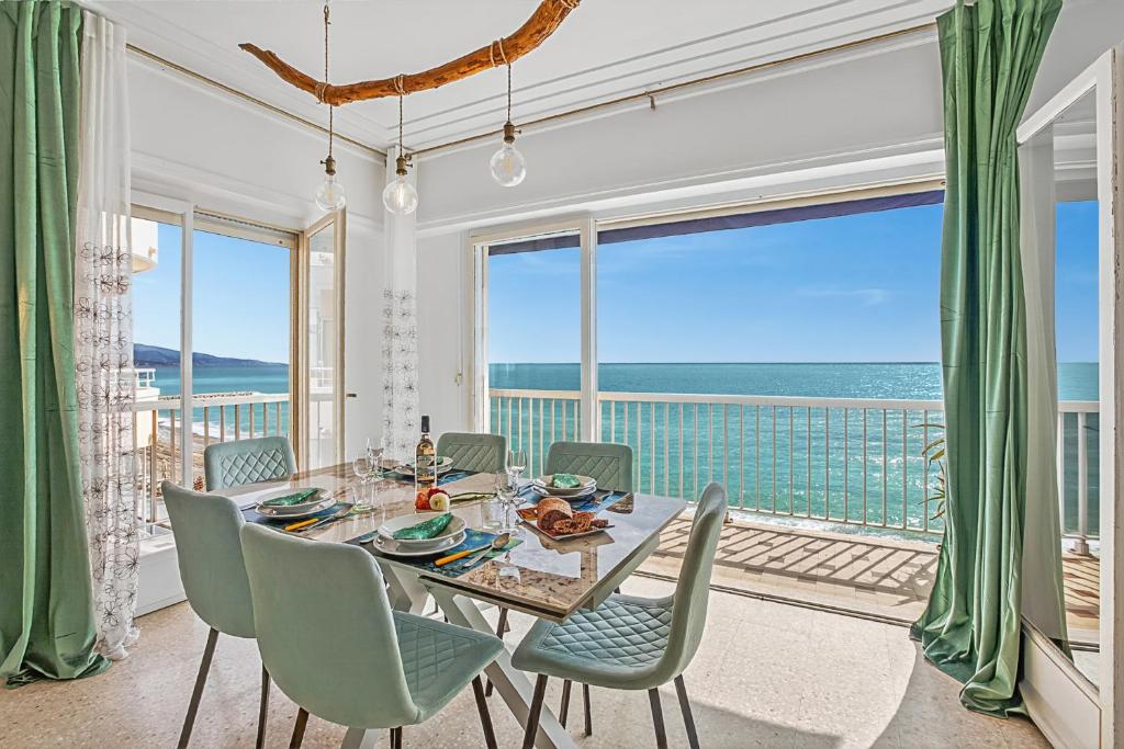 Holiday On The Sea - Happy Rentals - 1