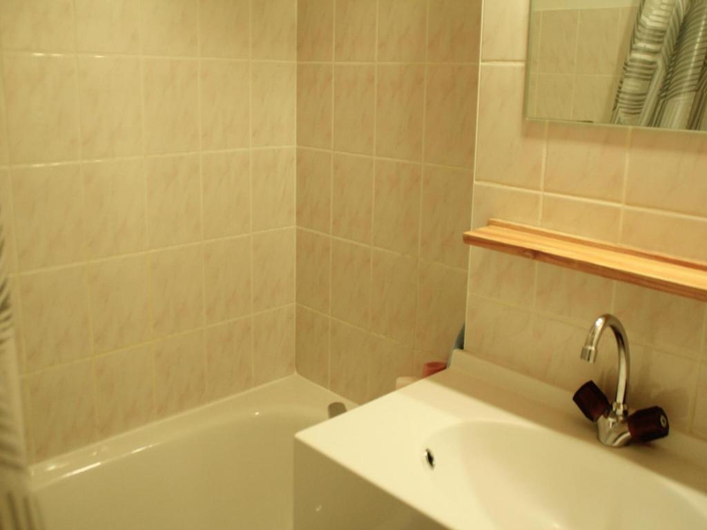 Apartment with 2 rooms and balcony - 1