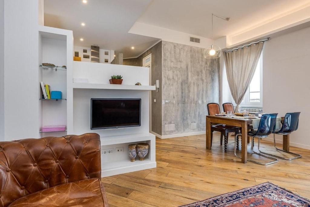 Modern Apartment with Breakfast close to the Metro - 4