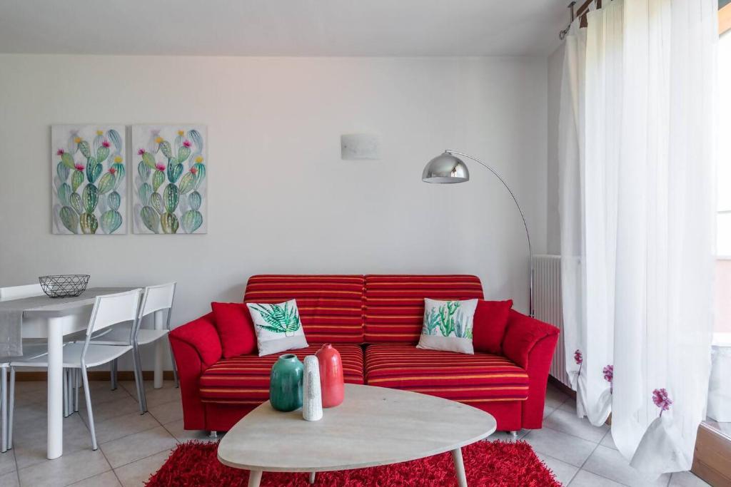 Modern apartment with pool - 1