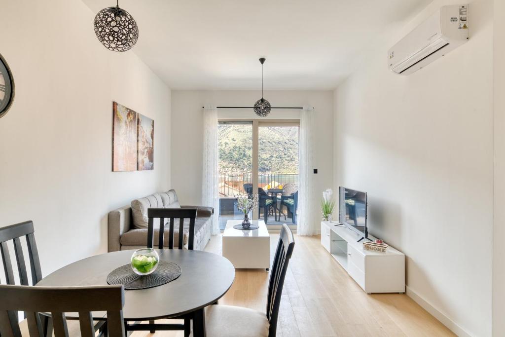 Boka Gardens Sea View Apartment 4 by MN Property - 2