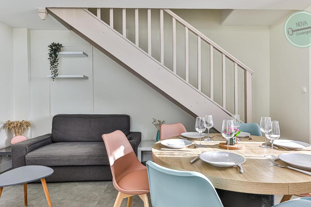 House and adjoining studio to accommodate 8 people - 2