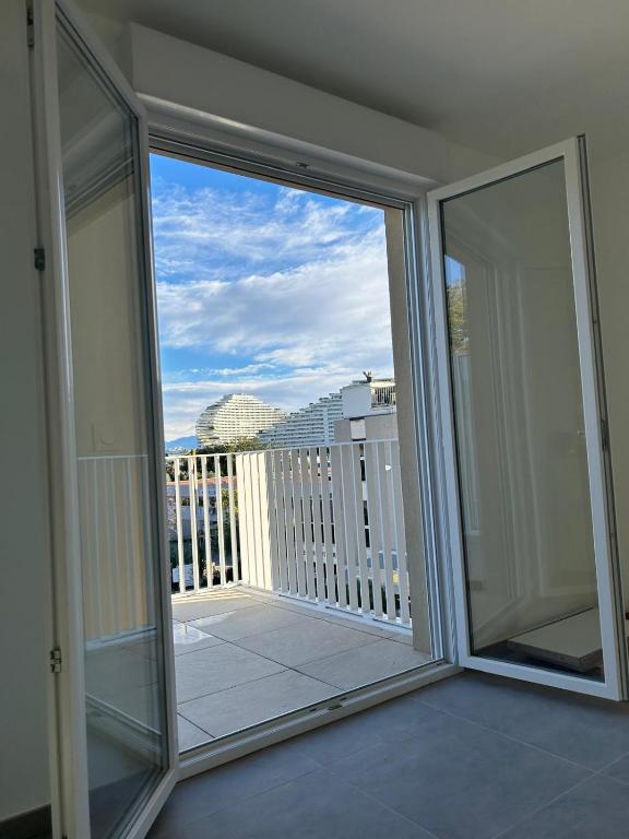 T2 avec terrasse et parking, plage à 10 min à pied - 3