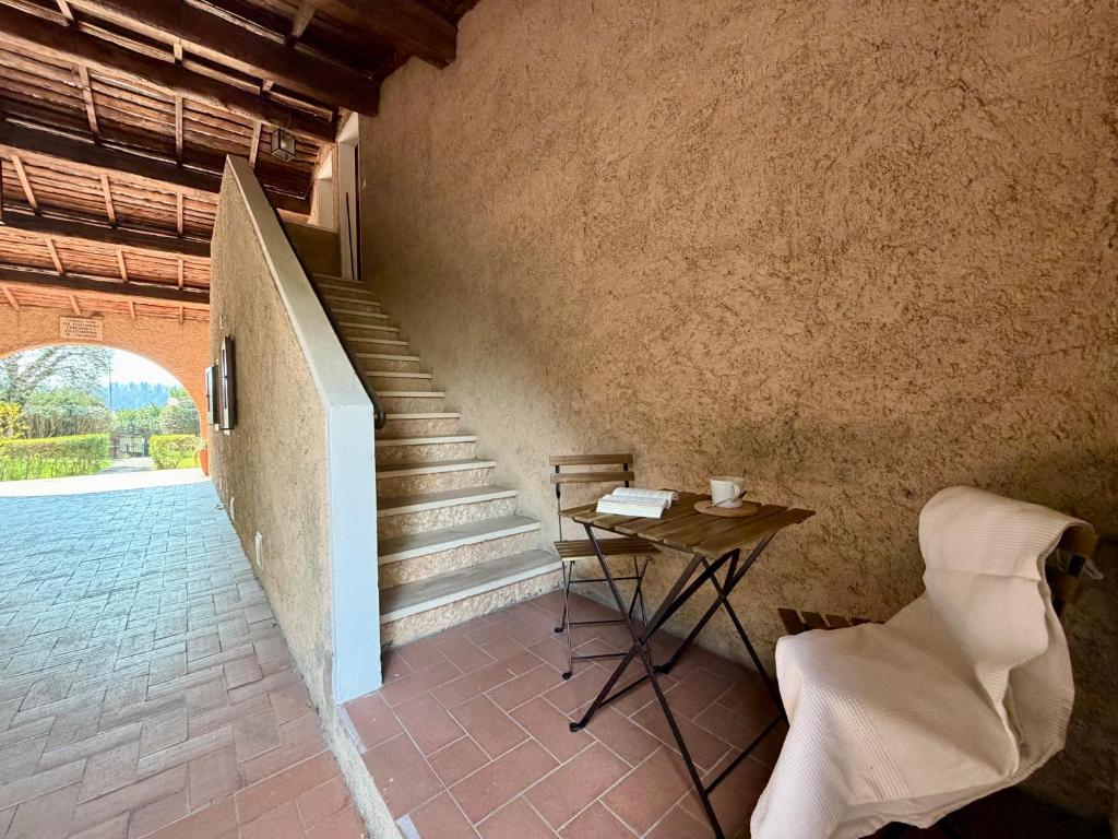 GIULIA LAKE RETREAt - 1