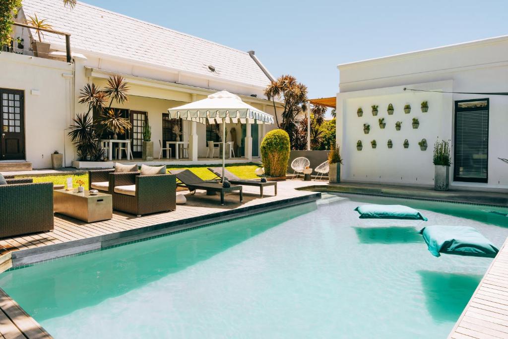 スイミングプール