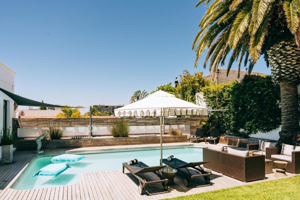 スイミングプール