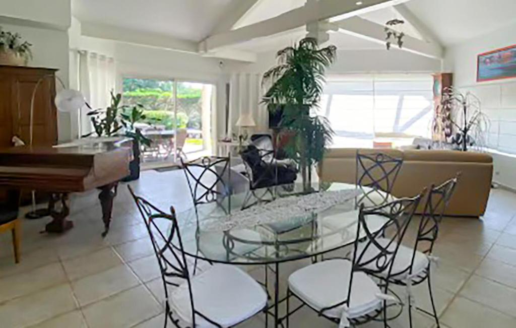 Belle Maison Avec Piscine - 4