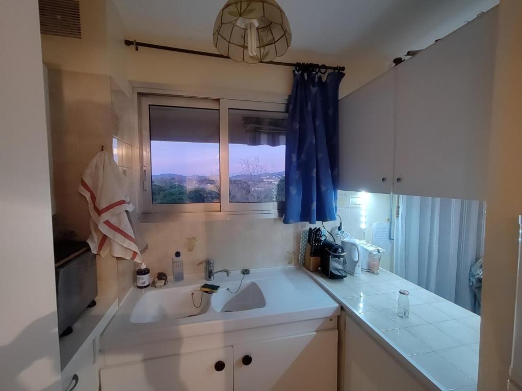 JOLI STUDIO avec terrasse et garage, Vue sur collines - 2