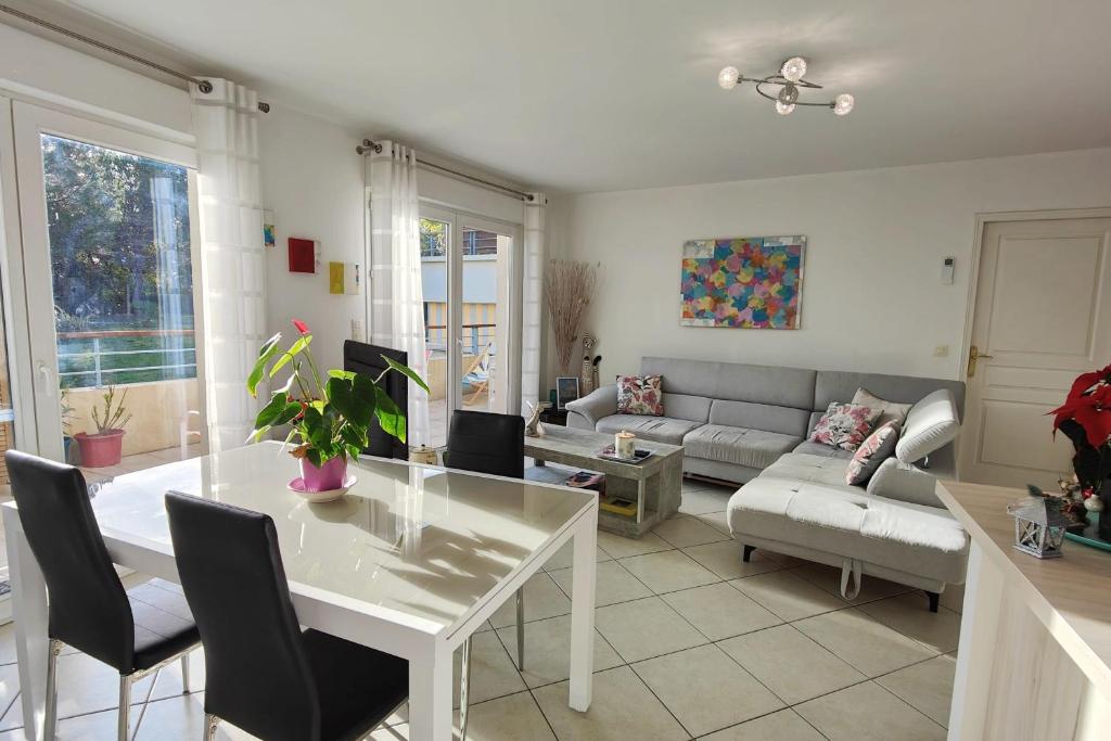3P spacieux avec terrasse et piscine commune - 4